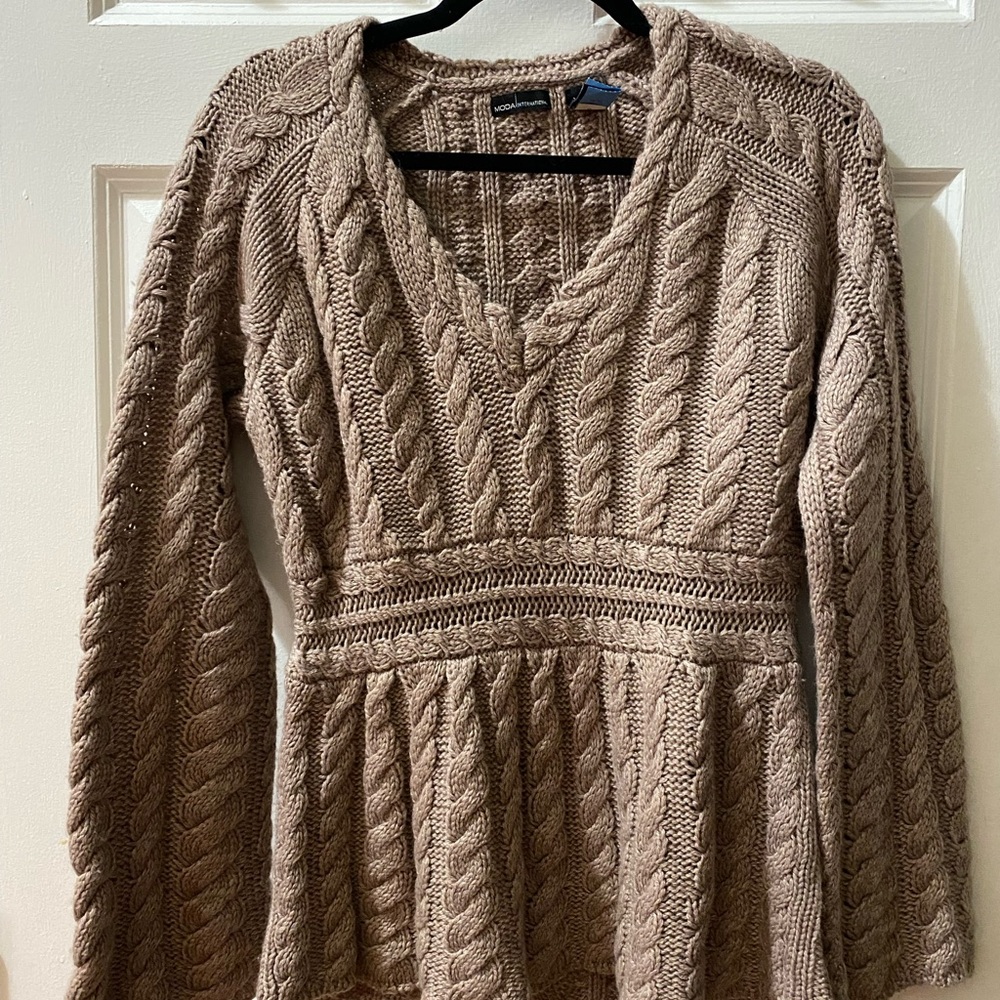 Cable Knit V-Neck Sweater - Taupe